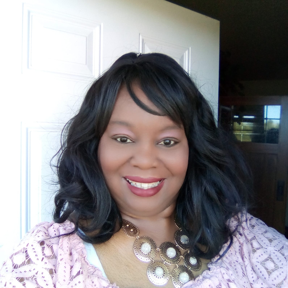 Meet your Posher, Angela